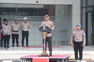 Kapolres Metro Tangerang Kota saat memimpin apel pengamanan Imlek 2025, Foto. (Istimewa)