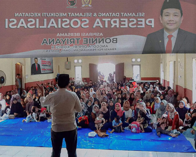 Bonnie Triyana Anggota DPR RI Komisi X, Fraksi PDI Perjuangan saat menyampaikan 4 Pilar Kebangsaan di Rangkasbitung, pada Rabu (05/03/2025).