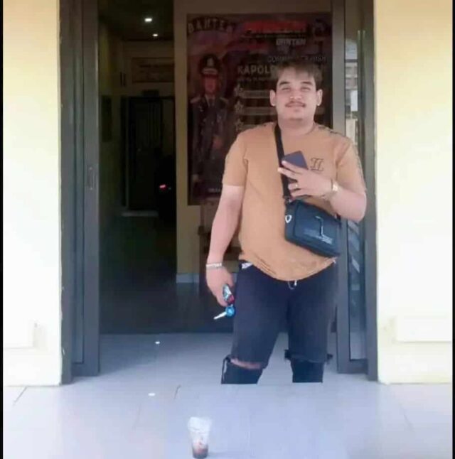 Iwan alias Cobra Pemuda Desa Cipeundeuy, pada Minggu (16/03/2025).