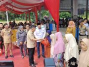 Bupati Lebak Mochamad Hasbi Asyidiki Jayabaya tinjau operasi pasar murah di PKL Kandang Sapi, Kampung Semi, Desa Narimbang Mulia, Kecamatan Rangkasbitung, Kabupaten Lebak. Pada hari Senin (24/3/2025).