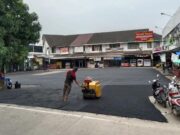 pengaspalan jalan di Komplek Ruko Bukit Nusa Indah, Kecamatan Ciputat.(foto istimewa)