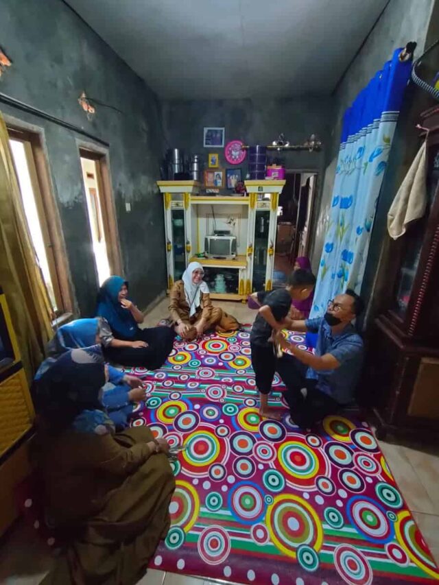 PKM Citorek Berikan Pelayanan Kesehatan Prima kepada pasien Diki Rahmatullah sesuai arahan Ibu Pembina Posyandu Kabupaten Lebak Ny Belia Hasbi Jayabaya, pada Rabu (23/04/2025).