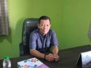 Eman, Kepala Desa Bojongleles, Kecamatan Cibadak, Kabupaten Lebak saat diwawancarai tentang permasalahan sampah, pada Kamis (24/04/2025).
