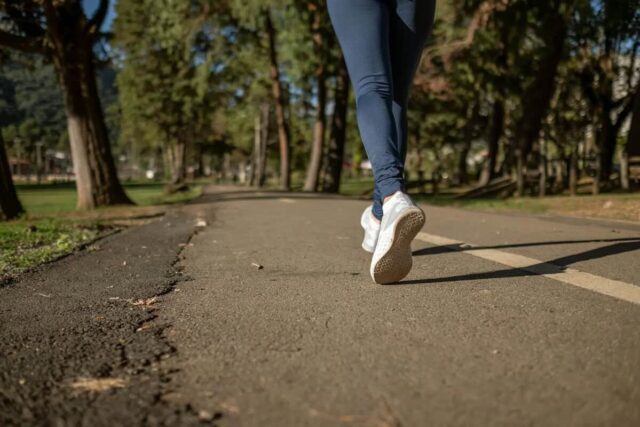 5 Manfaat Jogging Sore