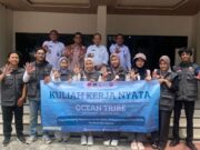 Peserta KKN ITB Ahmad Dahlan Jakarta Foto Bersama
