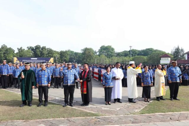 Bupati Tangerang Lantik dan Ambil Sumpah 8.205 P3K Paruh Waktu Tahun Anggaran 2025