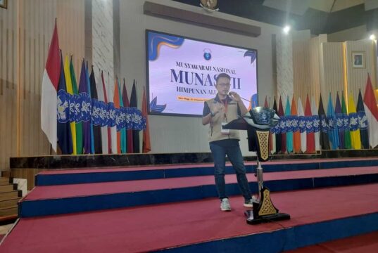Mohamad Iyos Rosyid merupakan Alumni IPB University angkatan 46 yang juga sebagai Sekretaris DPC HA IPB Kabupaten Lebak.