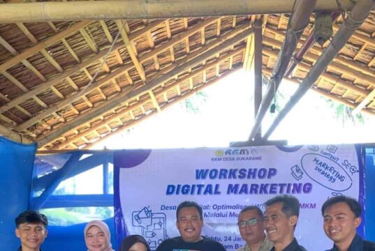 KKM Kelompok 5 STISIP Banten Raya gelar Workshop Digital di Desa Sukarame, Kecamatan Carita, Kabupaten Pandeglang, pada Sabtu (24/01/2026).