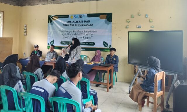 KKM Kelompok 5 STISIP Banten Raya Gandeng Kolaborasi Bersama Eksekutif dan Legislatif Pemkab Pandeglang dalam edukasi sejak dini dalam membangun kesadaran lingkungan, pada Sabtu (31/01/2026).