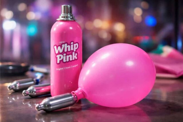 Ngebalon dan Whip Pink