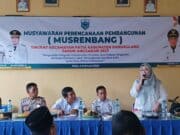 Ir. Sri Widayanti, Anggota DPRD Kabupaten Pandeglang Fraksi PKB Komisi IV saat memberikan sambutan dan dukungan pembangunan pada Musrembangkec Patia, pada Rabu (04/02/2026).
