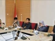 Dr. Ujang Giri, M.AP, Anggota DPRD Kabupaten Lebak saat Rapat Dengar Pendapat Bersama BPD, PJ Desa, dan Camat prihal PAW Desa pada Rabu (18/02/2026).
