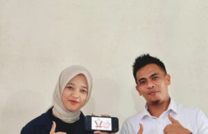 Dila Mahasiswa STISIP Banten Raya peraih juara lomba Logo Lebak Ruhay bersama Akademisi Anza Farizi, pada Kamis (7/05/2026).