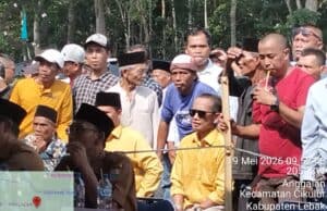 Eli Sahroni Ketua Umum Ormas Badak Banten Perjuangan mengawal kemenangan PAW Desa Anggalan, Kecamatan Cikulur, pada Selasa (19/05/2026).