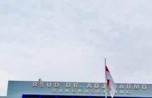 RSUD dr. Adjidarmo saat memberikan klarifikasi, pada Sabtu (30/05/2026).