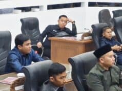 Dr. Ujang Giri, M.AP, alias Kang Ugi Fraksi Partai Nasdem saat berargumentasi tentang tambang rakyat, pada Selasa (23/06/2026).
