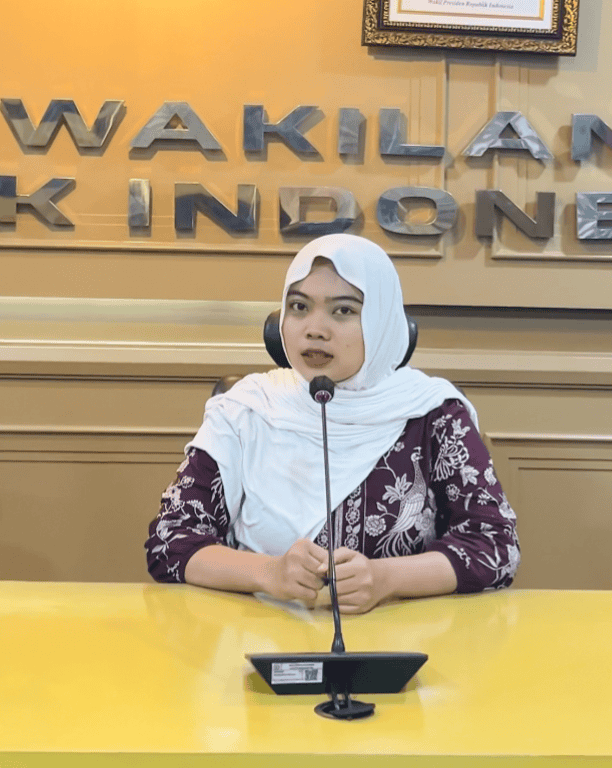 Farah Irodatillah, Presiden Mahasiswa BEM IKNUS 2024-2025, Mahasiswa Administrasi Publik, Warga Kabupaten Lebak.