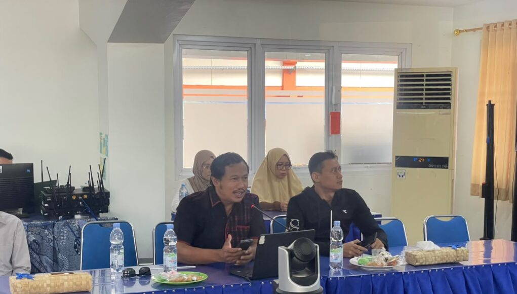 Komisi III DPRD Lebak Dorong Penguatan Literasi Kesehatan, Poltekkes Kemenkes Banten Perkuat Edukasi Junaedi Ibnu Jarta, Ketua Komisi III DPRD Lebak menjadi Keynotespeaker pada Seminar Nasional Poltekkes Kemenkes Banten, pada Minggu (19/07/2026).