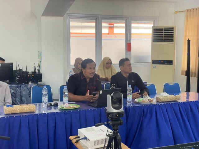 Junaedi Ibnu Jarta, Ketua Komisi III DPRD Lebak menjadi Keynotespeaker pada Seminar Nasional Poltekkes Kemenkes Banten, pada Minggu (19/07/2026). Junaedi Ibnu Jarta, Ketua Komisi III DPRD Lebak menjadi Keynotespeaker pada Seminar Nasional Poltekkes Kemenkes Banten, pada Minggu (19/07/2026).