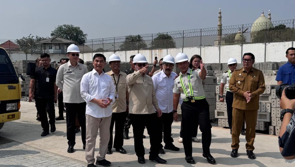 Kepala Staf Kepresidenan Tinjau Jawara Beton, Lapas Kelas I Tangerang Perkuat Pembinaan Produktif Berkelanjutan Kepala Staf Kepresidenan Tinjau Jawara Beton, Lapas Kelas I Tangerang Perkuat Pembinaan Produktif Berkelanjutan